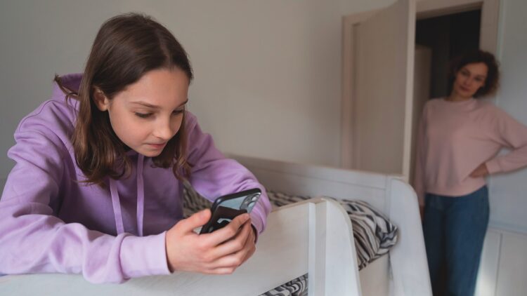 The ban aims to protect young users from harmful content. Image: fizkes/Shutterstock.com