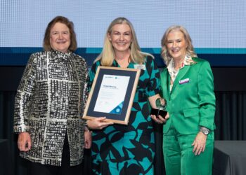 NEiTA Foundation Chair, Ms Catherine O’Sullivan (right) presenting Abigail Blessing with her National Excellence in Teaching Award. Image: Paul Jeffers
