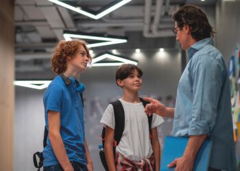 Sustainable leadership requires role clarity, decision making autonomy and manageable cognitive load. Image: Dmytro Zinkevych/shutterstock.com