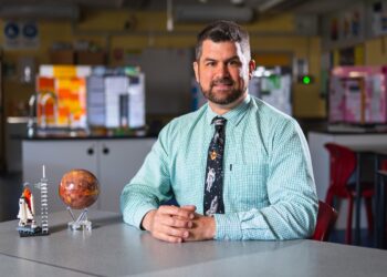 Mr Matthew Dodds teaches science, physics and biology at Glen Innes High School. Image: Department of Industry, Science and Resources.