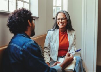 Structured mentoring in Term 1 should be standard practice, particularly for beginning teachers. Image: JLco Julia Amaral/Shutterstock.com