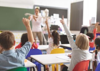 The Victorian Government has announced teacher, principal and education support staff salaries will increase in a revised offer, ahead of planned industrial action. Image: WavebreakMediaMicro/Adobe Stock.
